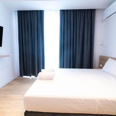 Πανσιόν Rosiem Boutique 3*